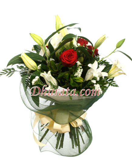 Bouquet of lilies and red roses