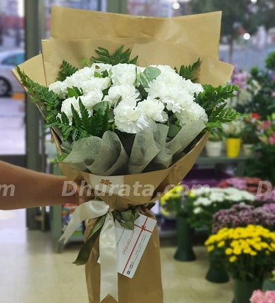 Bouquet of 15 white carnations