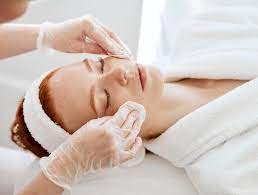 Relax area, body and face treatment with Pearl extracts