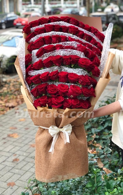 70 red roses