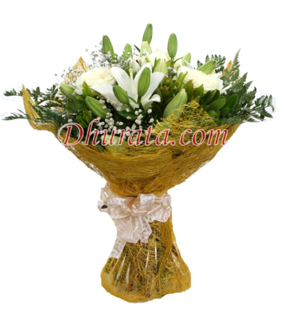 White bouquet of lillies and roses