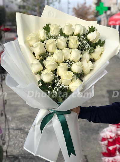 Bouquet of 24 white roses