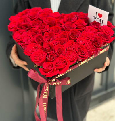 50 red roses in a box