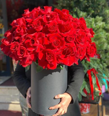 50 roses in a box