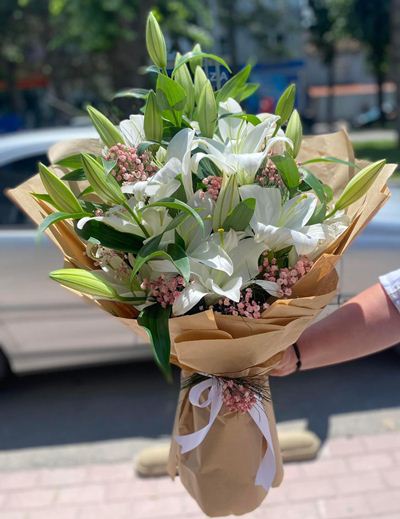 Bouquet of 7 lilies