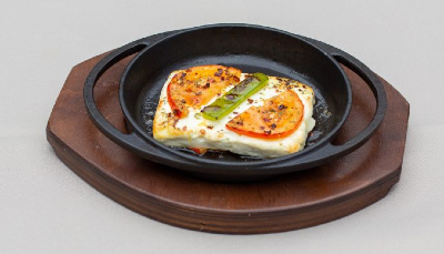 Spicy baked cheese