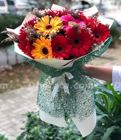 Bouquet of 15 colorful gerberas